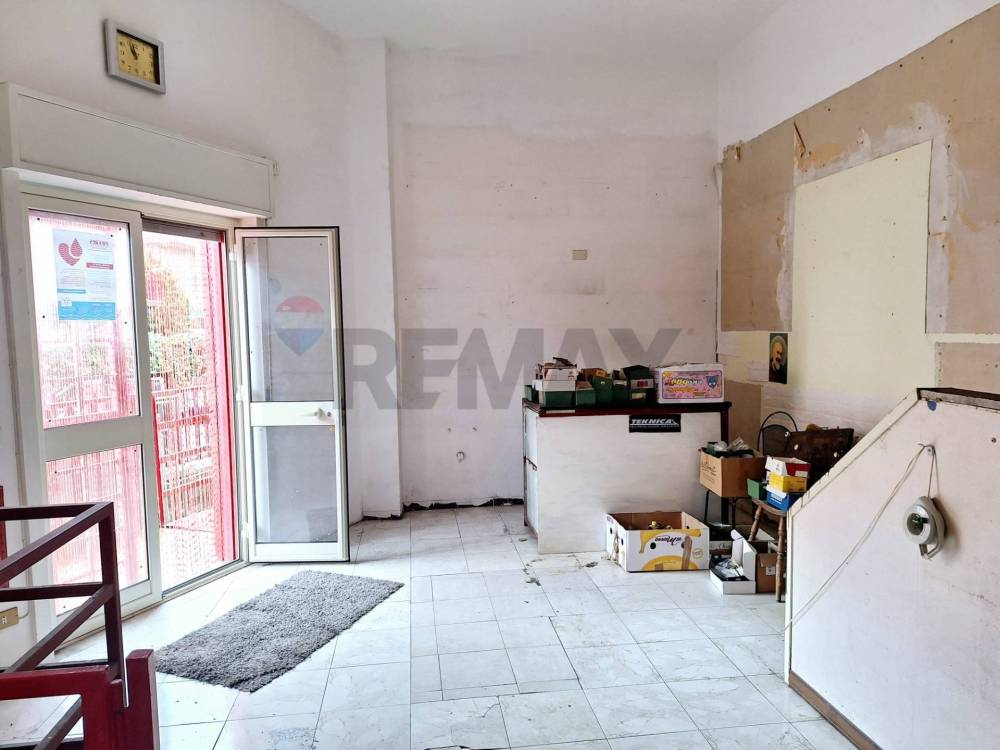 negozio in affitto a Gravina di Catania