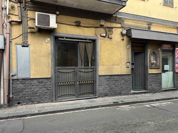 negozio in affitto a Gravina di Catania