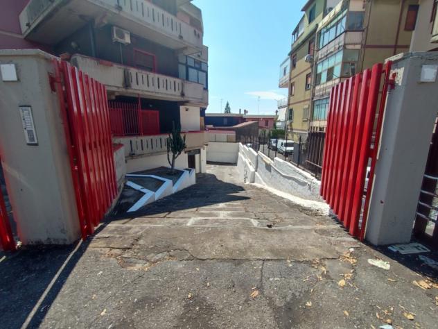 locale commerciale in affitto a Gravina di Catania