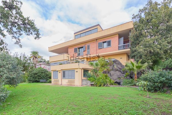 casa indipendente in affitto a Gravina di Catania