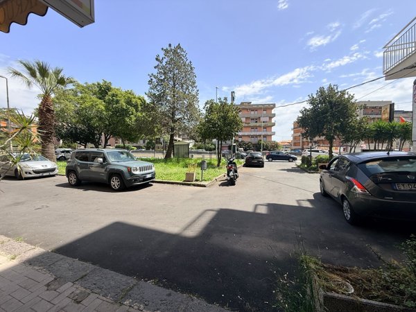 ufficio in affitto a Gravina di Catania in zona Fasano