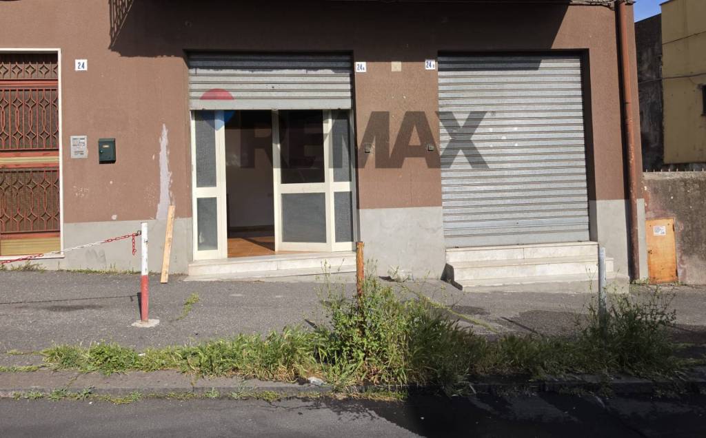 negozio in affitto a Gravina di Catania