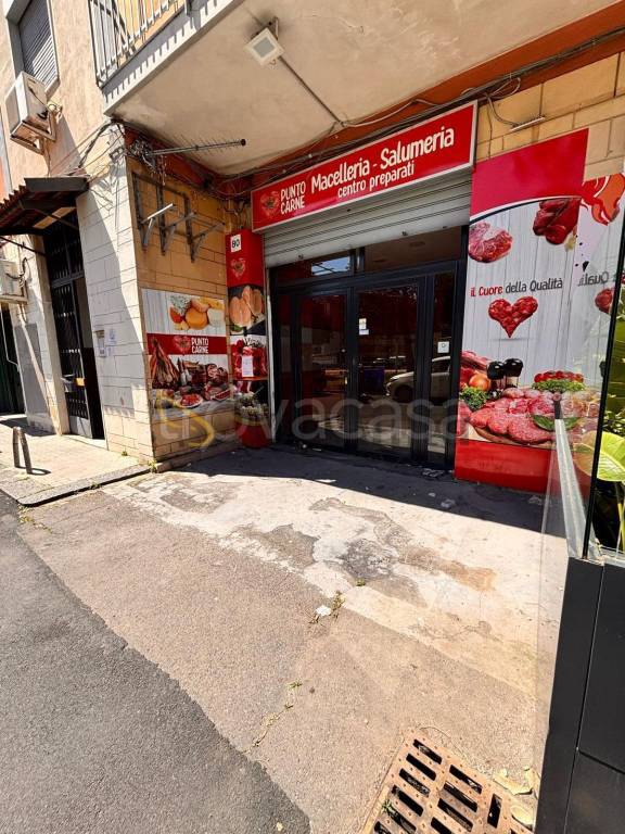 negozio in affitto a Gravina di Catania in zona Fasano
