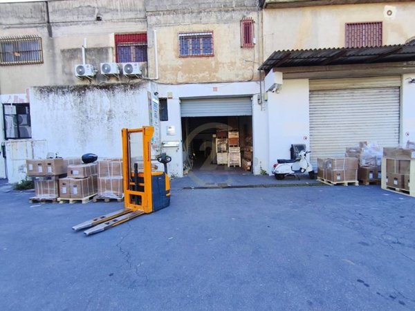 locale commerciale in affitto a Gravina di Catania in zona Coviello