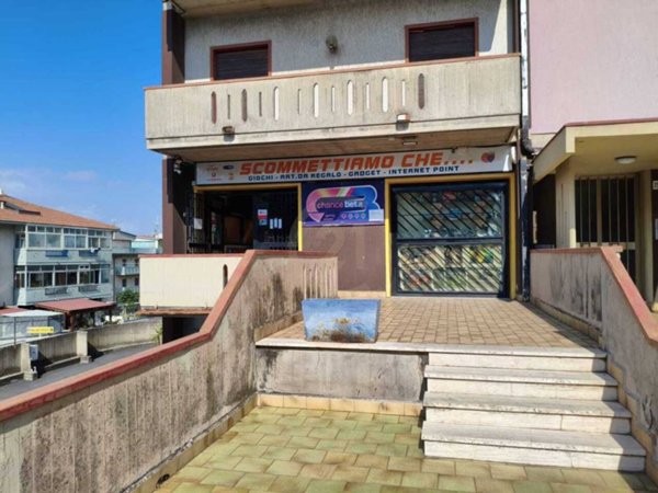 locale commerciale in affitto a Gravina di Catania in zona Coviello