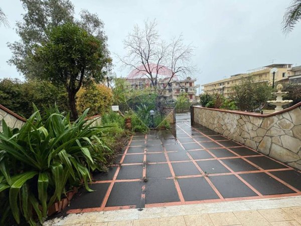 intera palazzina in affitto a Mascali in zona Sant’Anna