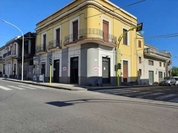 negozio in affitto a Mascali