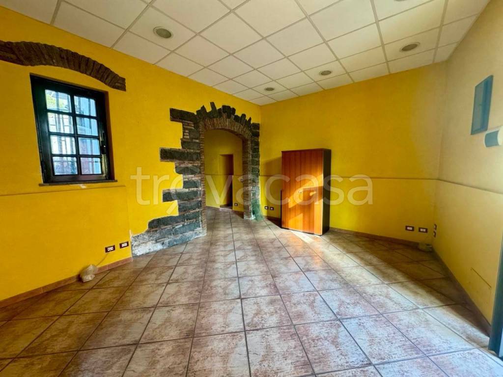 negozio in affitto a Mascalucia