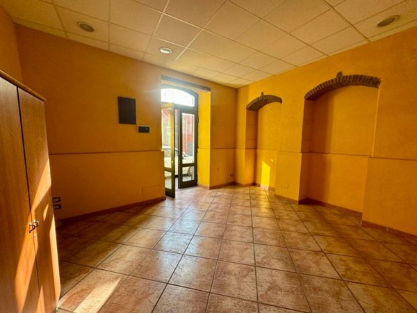 locale commerciale in affitto a Mascalucia
