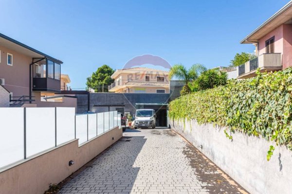 negozio in affitto a Mascalucia