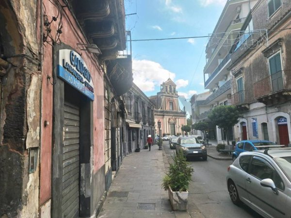 negozio in affitto a Mascalucia