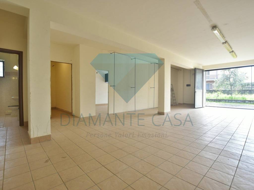 locale commerciale in affitto a Mascalucia
