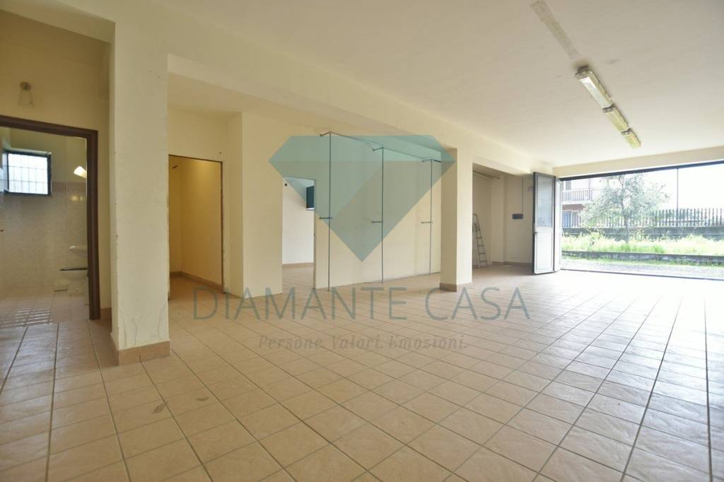 locale commerciale in affitto a Mascalucia