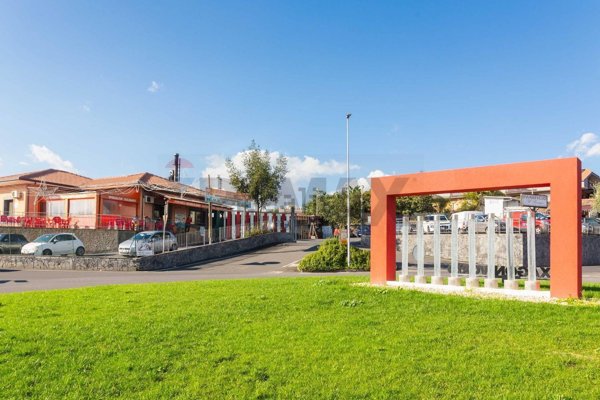 locale commerciale in affitto a Mascalucia