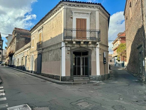 negozio in affitto a Mascalucia