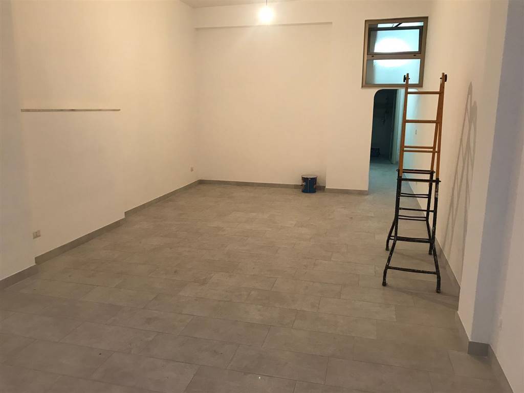 negozio in affitto a Misterbianco in zona Centro Città
