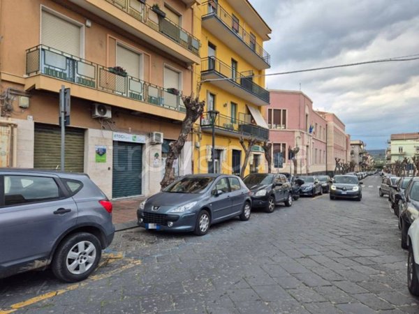 negozio in affitto a Misterbianco in zona Centro Città