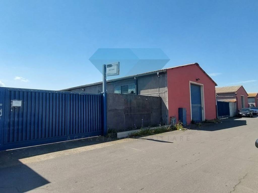 locale commerciale in affitto a Misterbianco