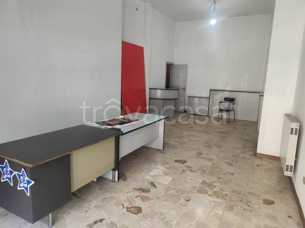 negozio in affitto a Misterbianco