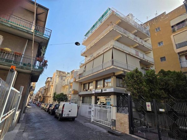 negozio in affitto a Misterbianco