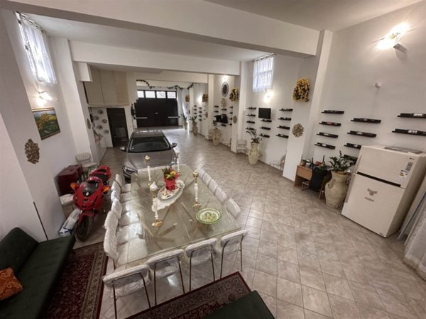 locale commerciale in affitto a Misterbianco