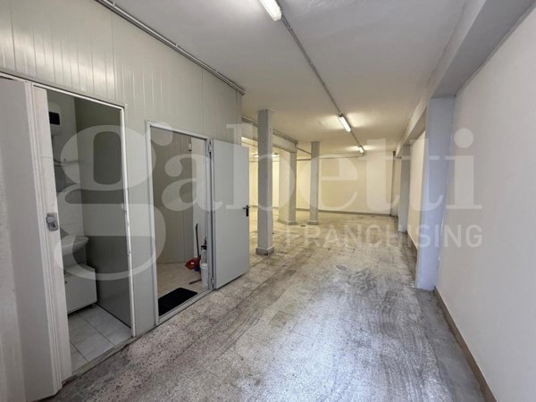 negozio in affitto a Misterbianco