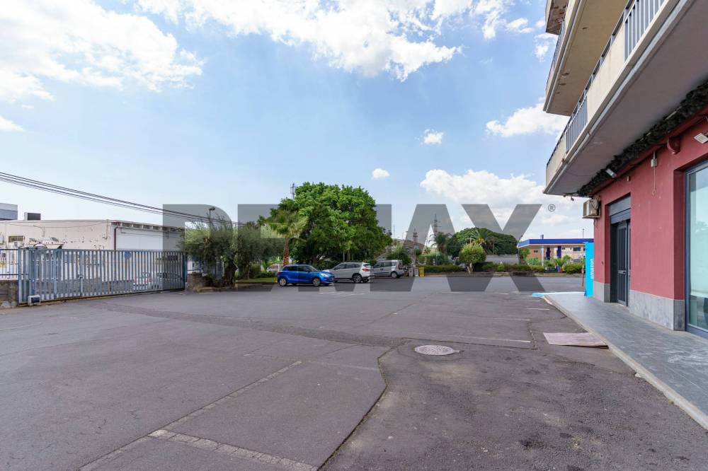 locale commerciale in affitto a Misterbianco