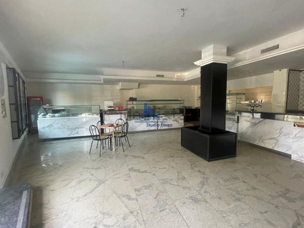 negozio in affitto a Motta Sant'Anastasia in zona Centro Storico