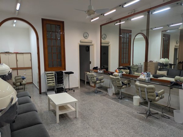 negozio in affitto a Motta Sant'Anastasia