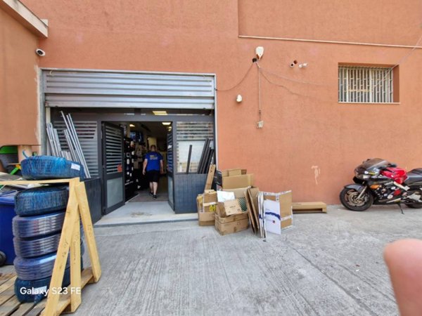 locale commerciale in affitto a Motta Sant'Anastasia