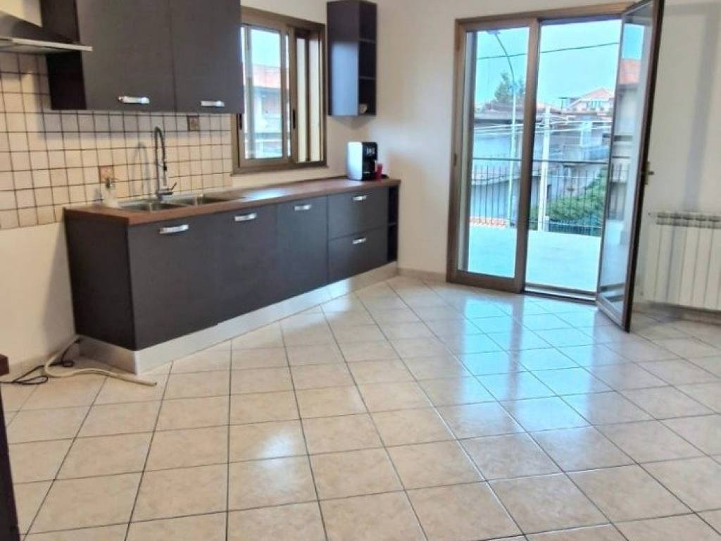 appartamento in affitto a Motta Sant'Anastasia