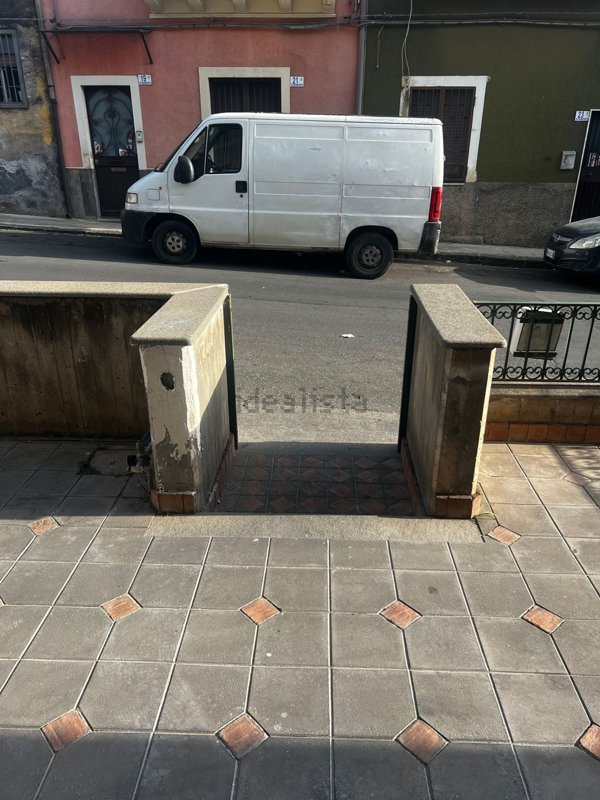 ufficio in affitto a Motta Sant'Anastasia