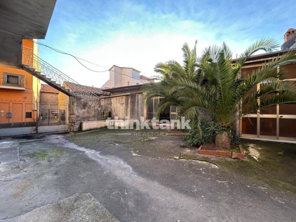 negozio in affitto a Nicolosi