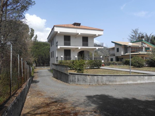 appartamento in affitto a Nicolosi