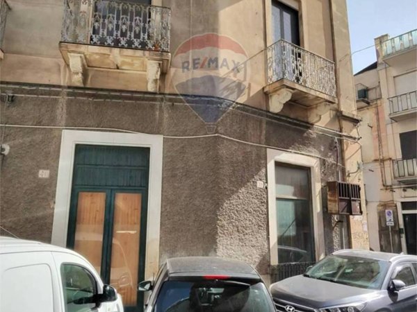 negozio in affitto a Paternò