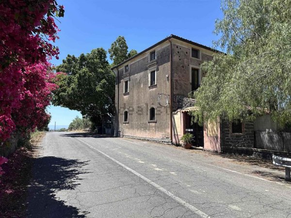 casa indipendente in affitto a Paternò