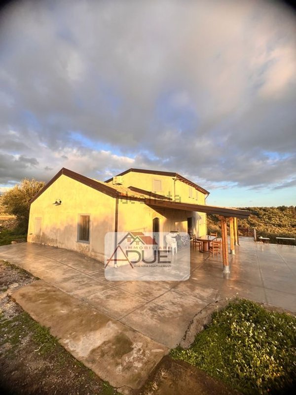 casa indipendente in affitto a Paternò