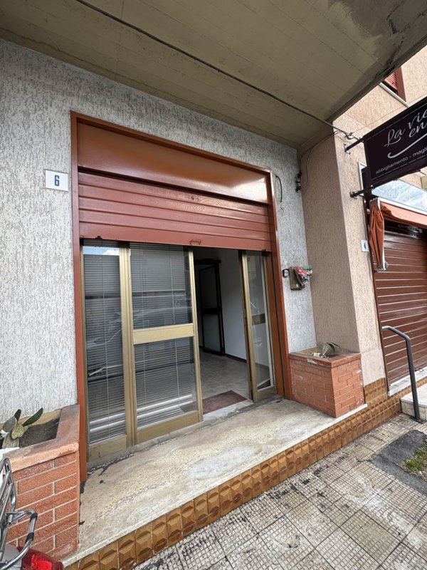 negozio in affitto a Pedara