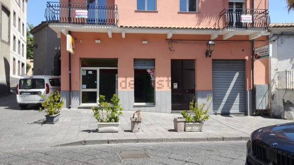 negozio in affitto a Pedara