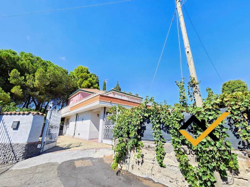 casa indipendente in affitto a Pedara