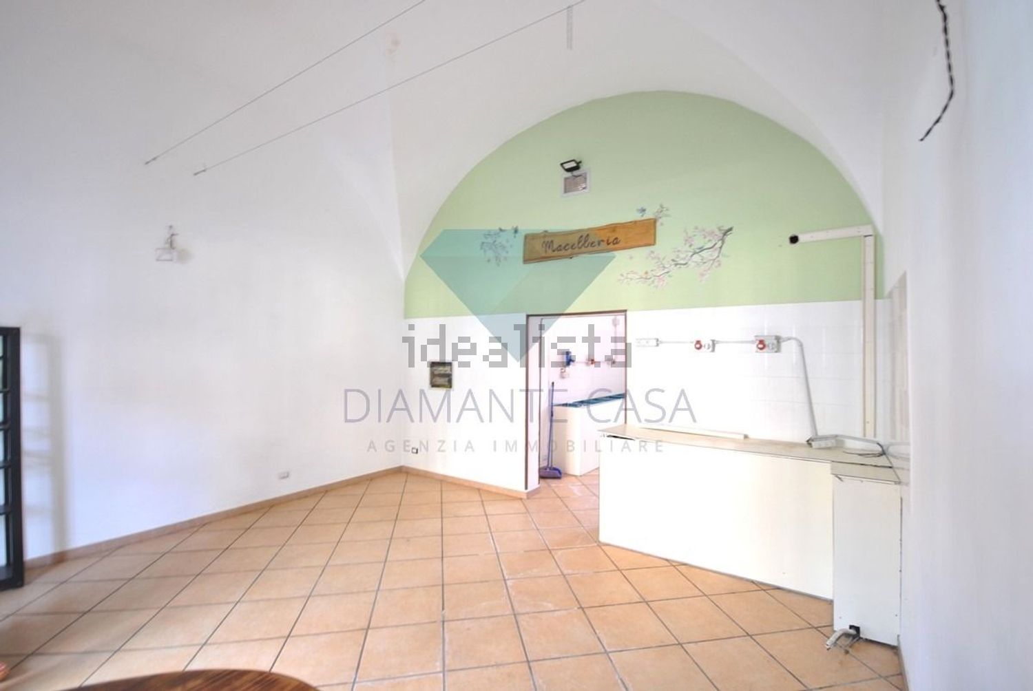 negozio in affitto a Pedara