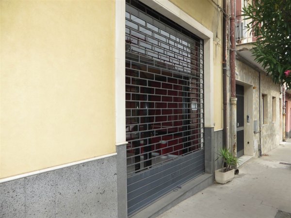 negozio in affitto a Pedara
