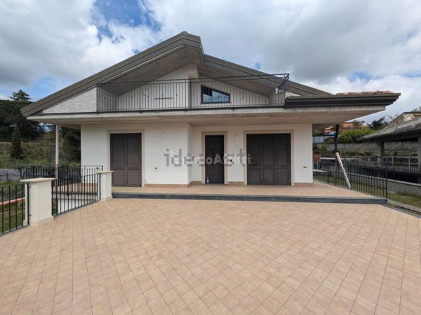 casa indipendente in affitto a Pedara