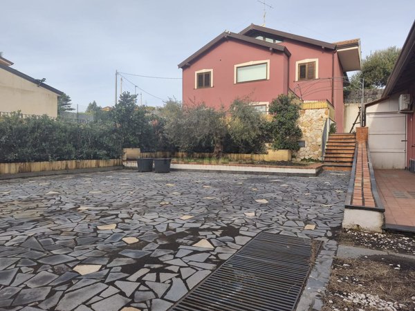 casa indipendente in affitto a Pedara