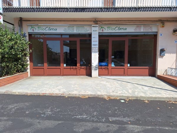 locale commerciale in affitto a Pedara
