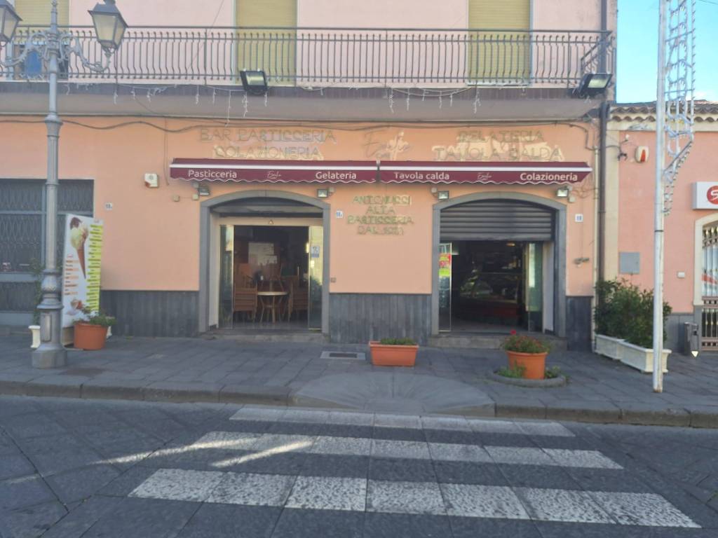 negozio in affitto a Pedara