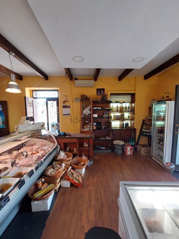 negozio in affitto a Piedimonte Etneo