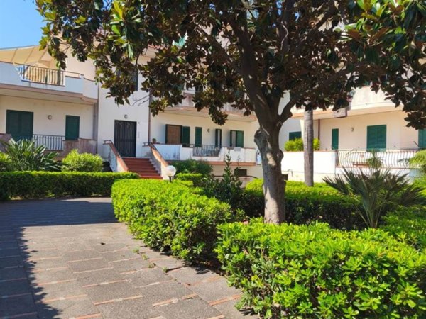 appartamento in affitto a Riposto in zona Torre Archirafi