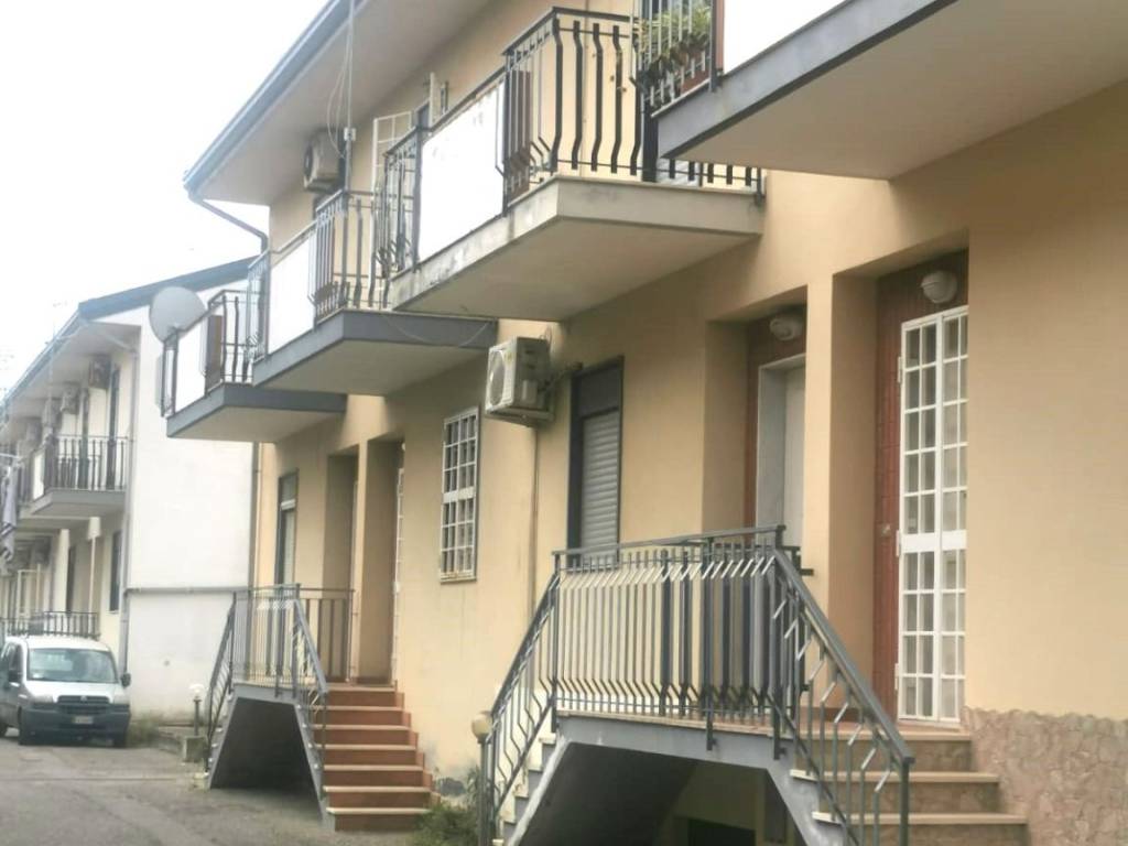 appartamento in affitto a Riposto in zona Torre Archirafi