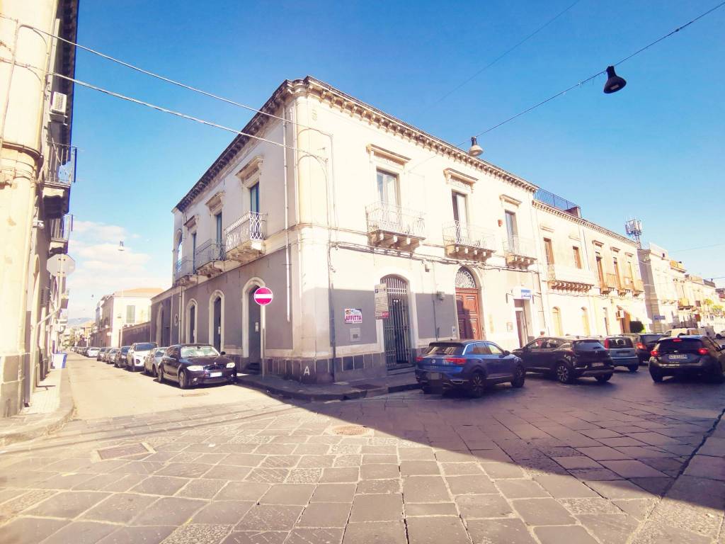 negozio in affitto a Riposto